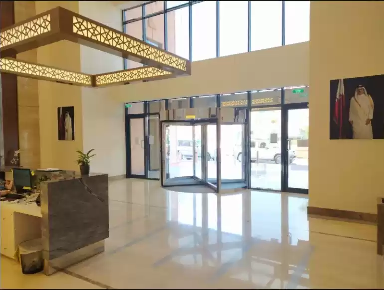 Commercial Propriété prête U / f Bureau  a louer au Doha #13211 - 1  image 